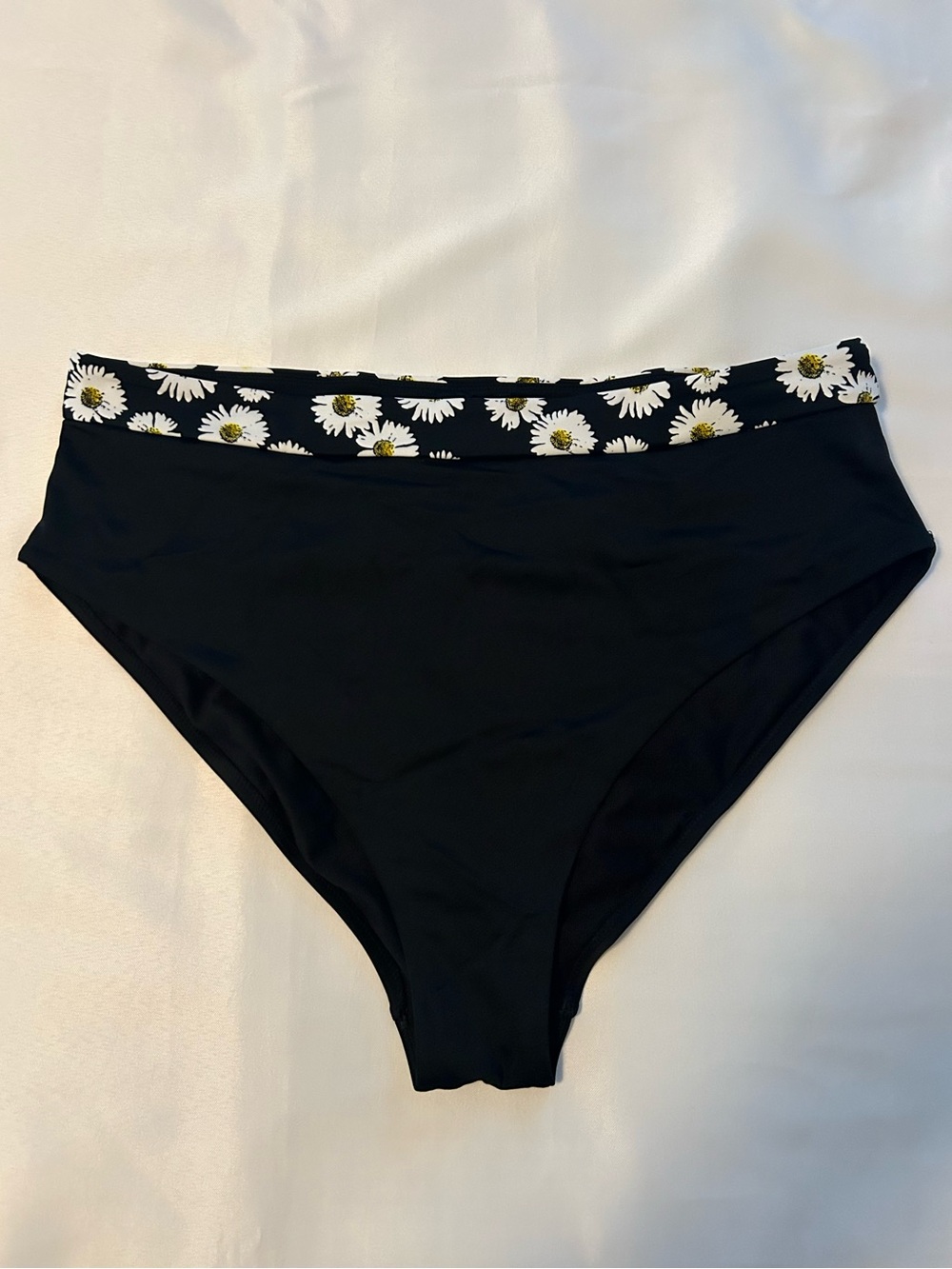 Swimsuits For All Black White Yellow  Bikini Bottom Daisy print size 18